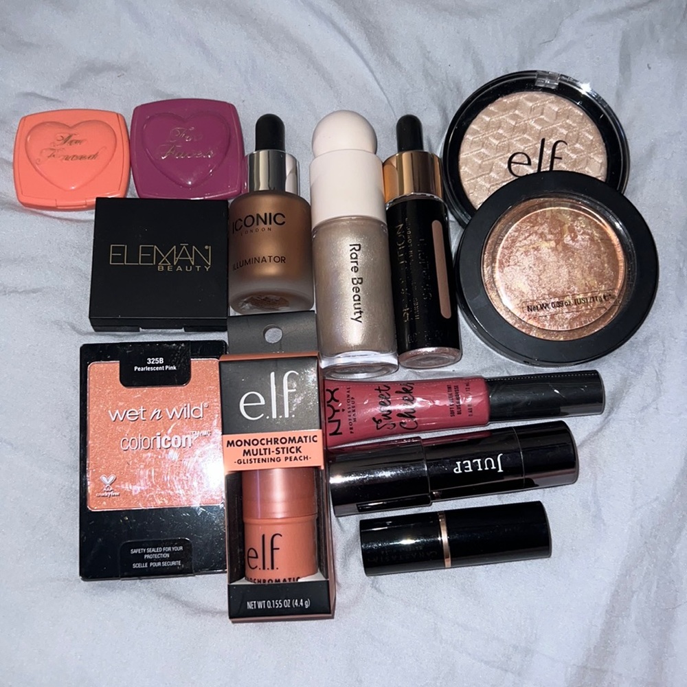 Makeup bundle